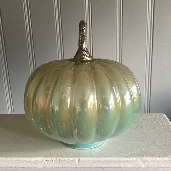 11”Handmade in India- LED Light Up- OMBRE Glass Decorative Pumpkin w/ Metal Stem - Picture 11 of 17